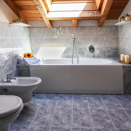 L'una Di With Parking