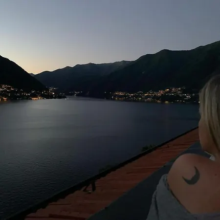 L'una Di With Parking شقة