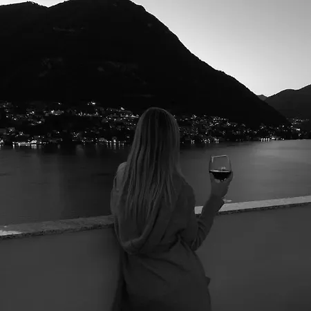 L'una Di With Parking 아파트